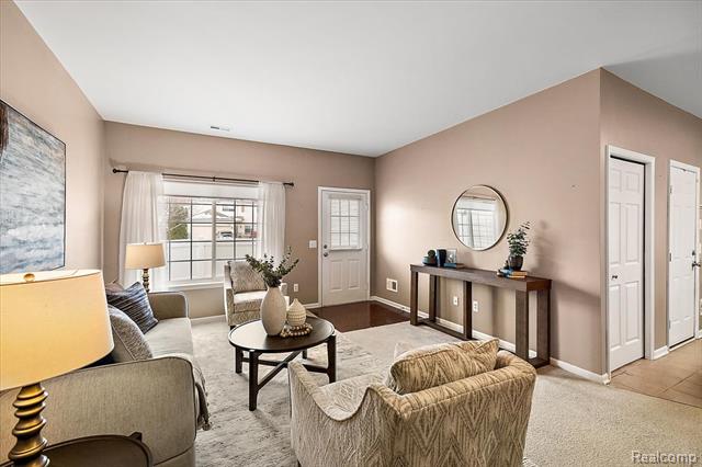 Builiding view five for 26709 Ashton, Trenton, MI. 48183