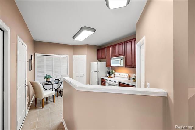 Builiding view nine for 26709 Ashton, Trenton, MI. 48183