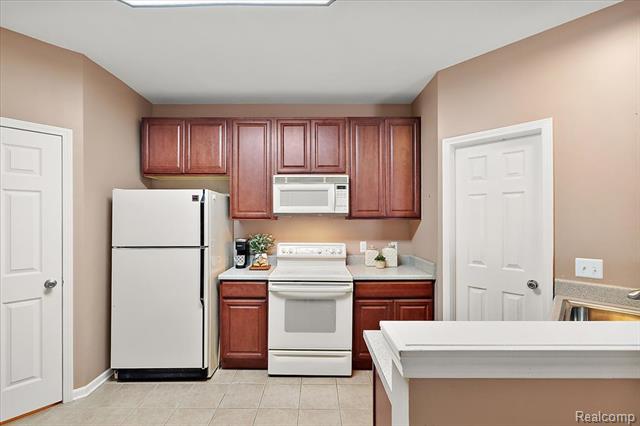 Builiding view ten for 26709 Ashton, Trenton, MI. 48183