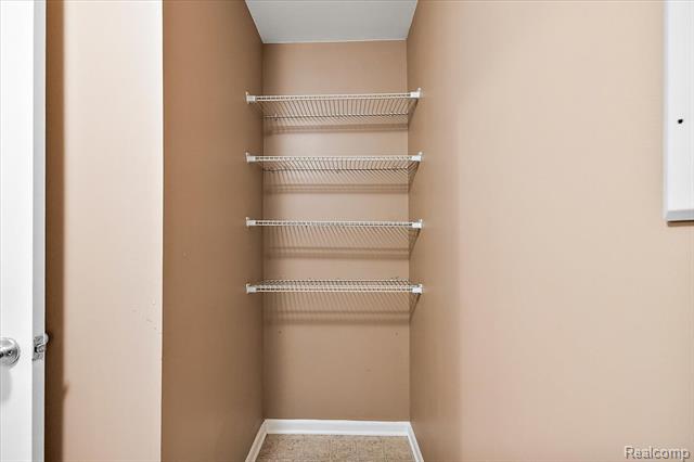 Builiding view thirty five for 26709 Ashton, Trenton, MI. 48183