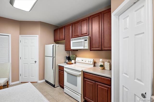 Builiding view twelve for 26709 Ashton, Trenton, MI. 48183