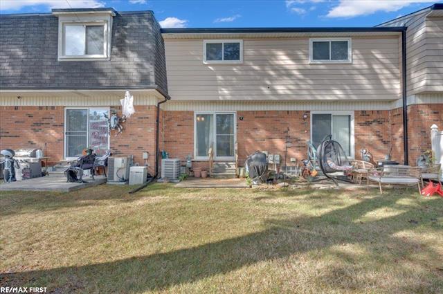 Builiding view four for 51204 Cathryn, New Baltimore, MI. 48047