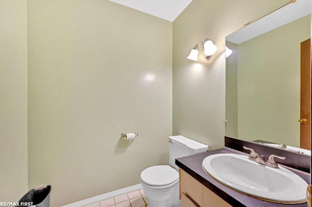 Builiding view ten for 51204 Cathryn, New Baltimore, MI. 48047