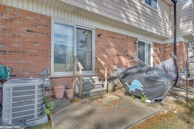 Builiding view three for 51204 Cathryn, New Baltimore, MI. 48047