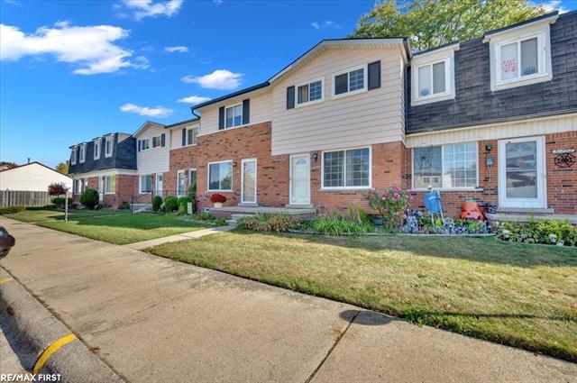 Builiding view two for 51204 Cathryn, New Baltimore, MI. 48047