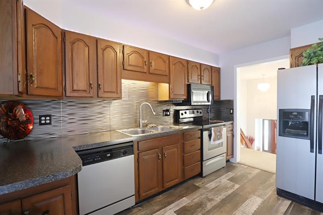 Builiding view eight for 8522 Tim Tam, Flushing, MI. 48433