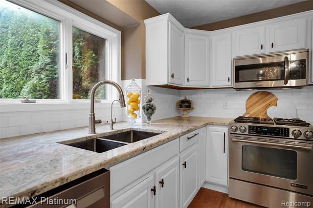 Builiding view eleven for 8039 Boulder Ridge, Brighton, MI. 48116