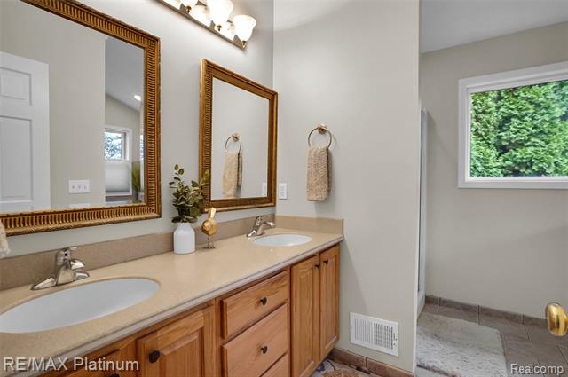 Builiding view twenty eight for 8039 Boulder Ridge, Brighton, MI. 48116