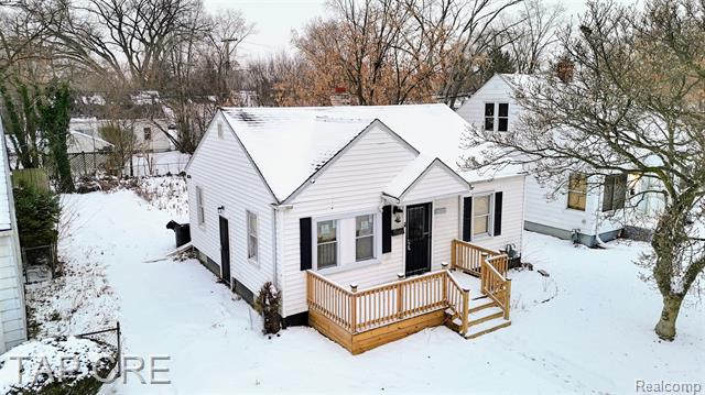 Builiding view eleven for 19110 Kingsville, Harper Woods, MI. 48225