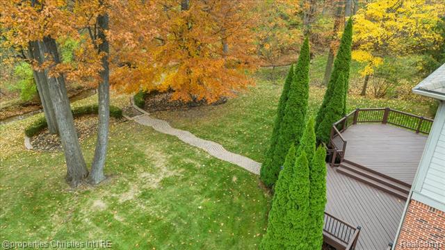 Builiding view eighteen for 29202 Bradmoor, Farmington, MI. 48334