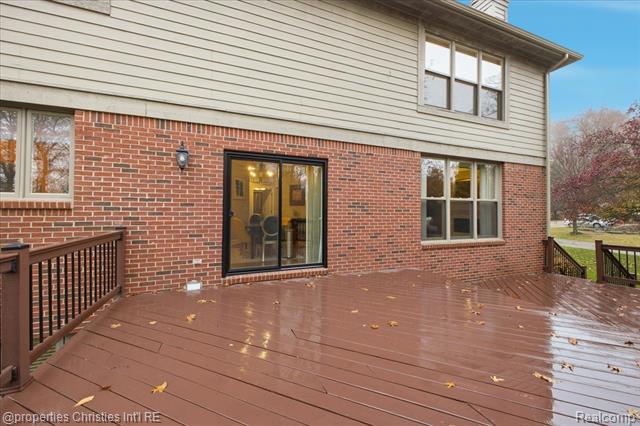 Builiding view eighty six for 29202 Bradmoor, Farmington, MI. 48334