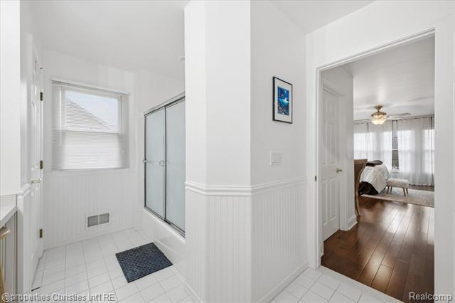 Builiding view fifty three for 29202 Bradmoor, Farmington, MI. 48334