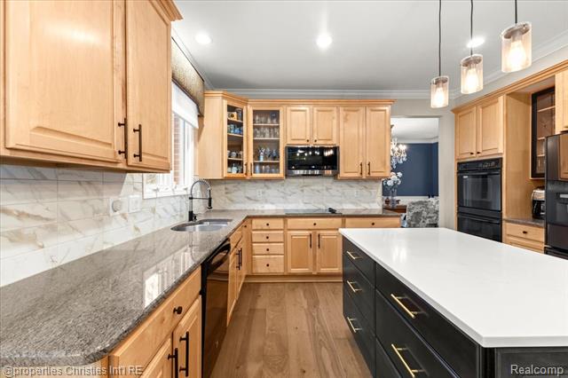 Builiding view forty one for 29202 Bradmoor, Farmington, MI. 48334