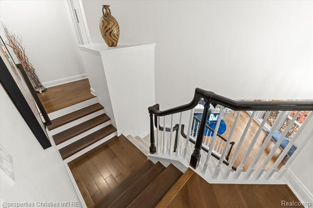 Builiding view forty six for 29202 Bradmoor, Farmington, MI. 48334