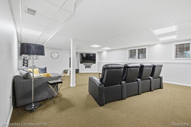 Builiding view seventy two for 29202 Bradmoor, Farmington, MI. 48334