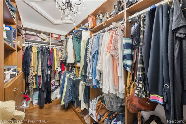 Builiding view sixty eight for 29202 Bradmoor, Farmington, MI. 48334