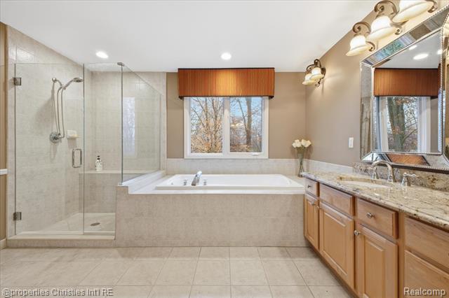 Builiding view sixty six for 29202 Bradmoor, Farmington, MI. 48334