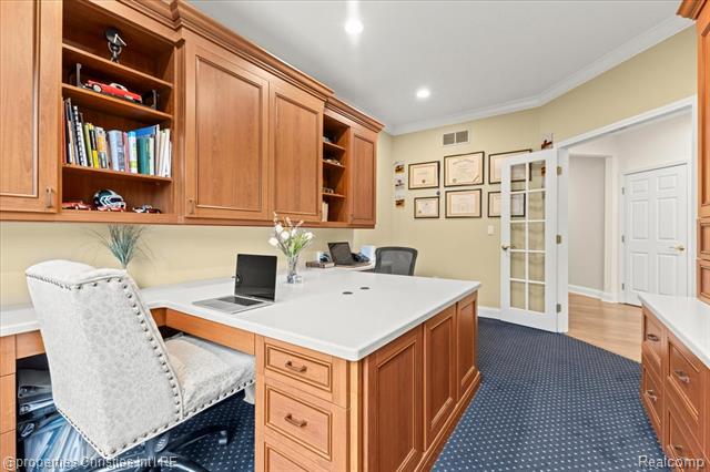 Builiding view thirty five for 29202 Bradmoor, Farmington, MI. 48334