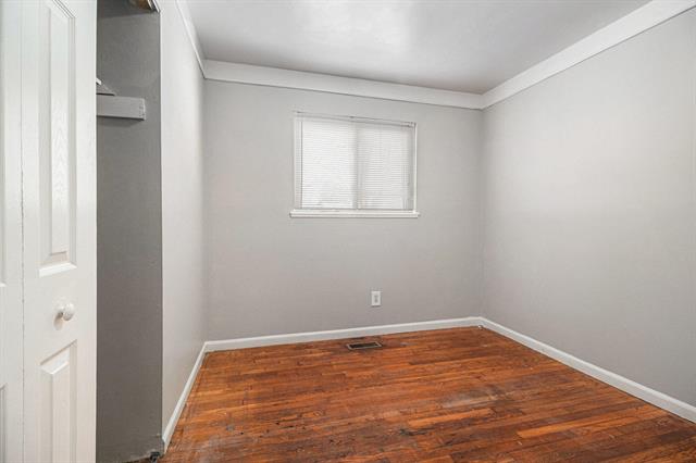 Builiding view five for 1051 Redleaf, Ypsilanti, MI. 48198