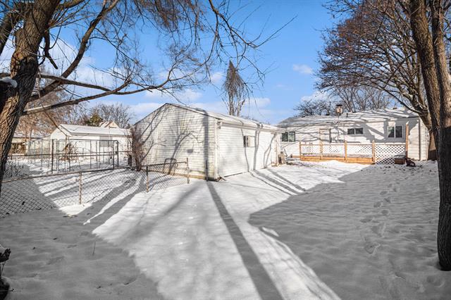 Builiding view fourteen for 1051 Redleaf, Ypsilanti, MI. 48198