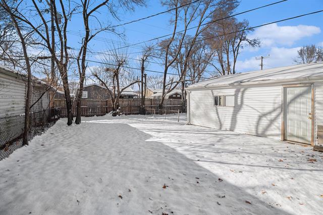 Builiding view twelve for 1051 Redleaf, Ypsilanti, MI. 48198