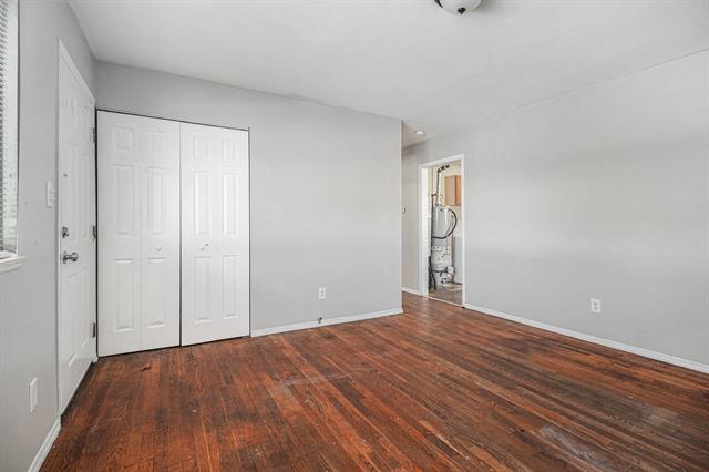 Builiding view two for 1051 Redleaf, Ypsilanti, MI. 48198