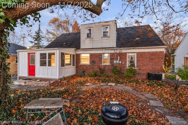 Builiding view twenty one for 1427 Marywood, Royal Oak, MI. 48067