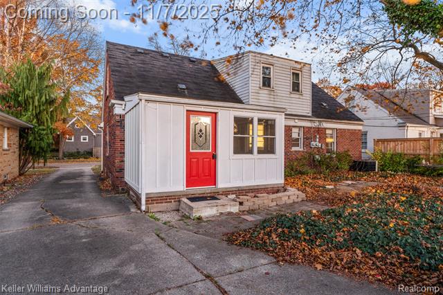 Builiding view twenty for 1427 Marywood, Royal Oak, MI. 48067