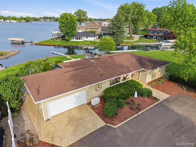 Builiding view forty eight for 12099 Torrey, Fenton, MI. 48430