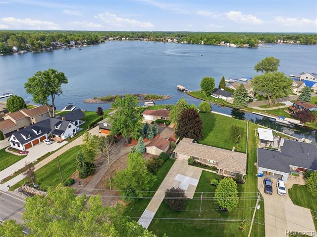 Builiding view forty six for 12099 Torrey, Fenton, MI. 48430