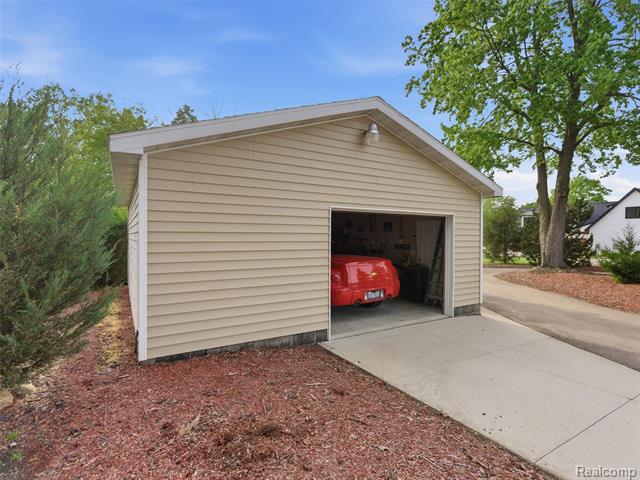 Builiding view forty three for 12099 Torrey, Fenton, MI. 48430