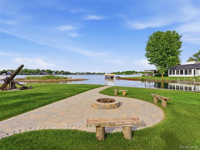 Builiding view forty for 12099 Torrey, Fenton, MI. 48430