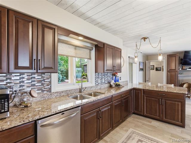 Builiding view fourteen for 12099 Torrey, Fenton, MI. 48430