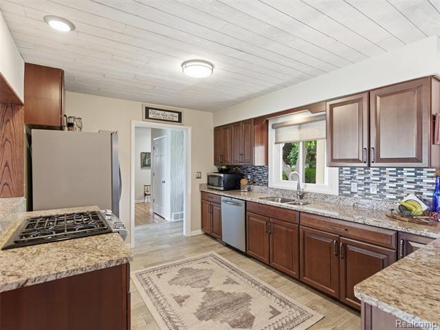 Builiding view thirteen for 12099 Torrey, Fenton, MI. 48430