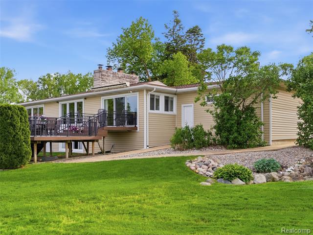 Builiding view thirty six for 12099 Torrey, Fenton, MI. 48430