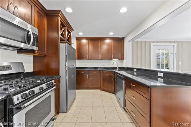 Builiding view four for 1017 Woodsboro, Royal Oak, MI. 48067