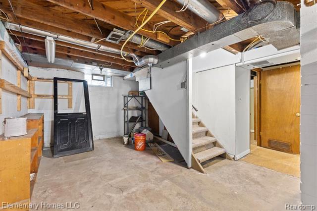 Builiding view nineteen for 1017 Woodsboro, Royal Oak, MI. 48067