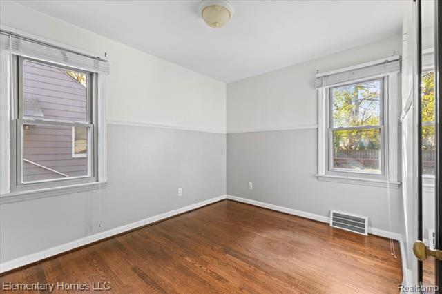 Builiding view twelve for 1017 Woodsboro, Royal Oak, MI. 48067