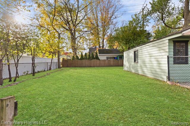 Builiding view twenty three for 1017 Woodsboro, Royal Oak, MI. 48067