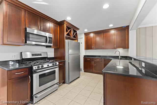 Builiding view two for 1017 Woodsboro, Royal Oak, MI. 48067