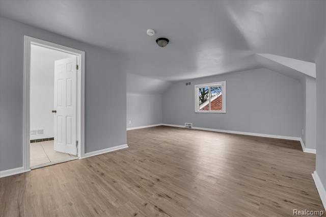 Builiding view eighteen for 17212 Sunderland, Detroit, MI. 48219