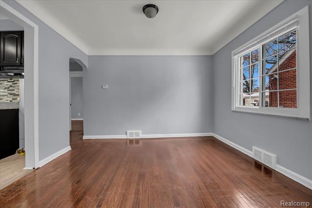 Builiding view eleven for 17212 Sunderland, Detroit, MI. 48219