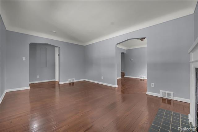 Builiding view five for 17212 Sunderland, Detroit, MI. 48219