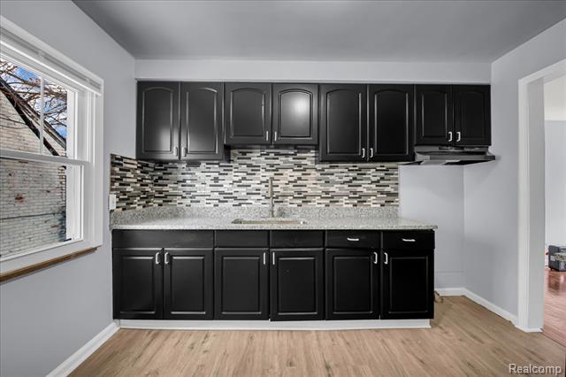 Builiding view seven for 17212 Sunderland, Detroit, MI. 48219