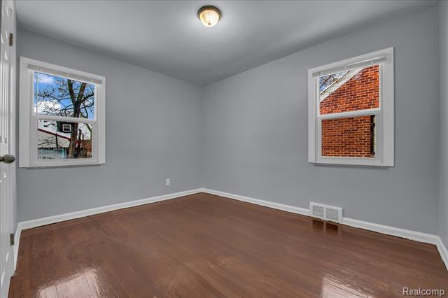 Builiding view thirteen for 17212 Sunderland, Detroit, MI. 48219