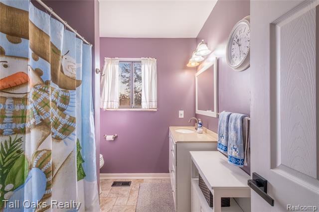 Builiding view eighteen for 731 Cherry Hill, Columbiaville, MI. 48421