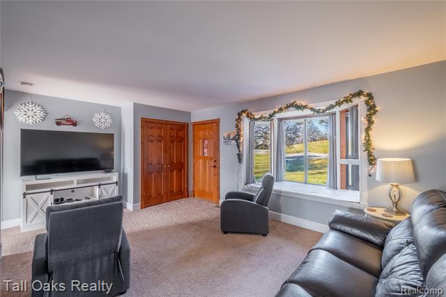 Builiding view six for 731 Cherry Hill, Columbiaville, MI. 48421