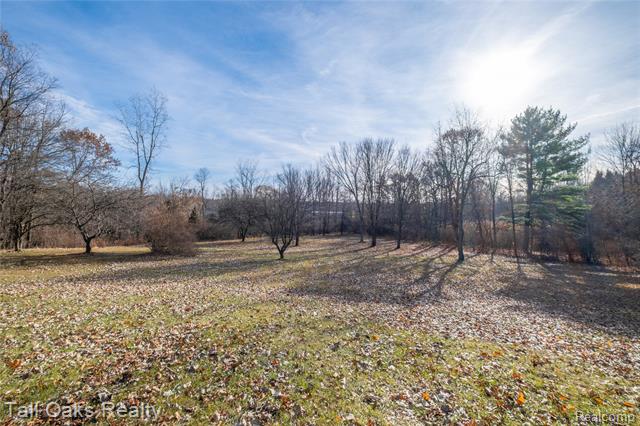 Builiding view thirty five for 731 Cherry Hill, Columbiaville, MI. 48421