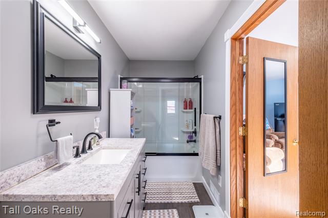 Builiding view twenty two for 731 Cherry Hill, Columbiaville, MI. 48421