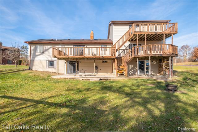 Builiding view two for 731 Cherry Hill, Columbiaville, MI. 48421